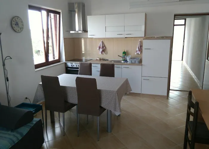 Lägenhet With Parking Space - Diklo, - 13982 *