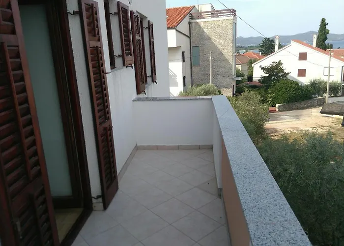 Lägenhet With Parking Space - Diklo, - 13982 *